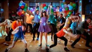 'New Girl' Interactive Music Video for the Full Theme Song 'Hey Girl' performed by Zooey Deschanel