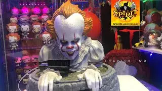 Spirit Halloween exclusive IT chapter 2 Pennywise the clown light up statue