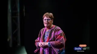 Jorie van Leeuwen tijdens Delft Vertelt, editie #38, op 14 december 2025 in HAL015