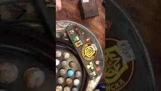 ЗНАЧКИ ИЗ СССР И ПИЛОТКА! КРАСИВЫЕ ТАРЕЛКИ! В доме у Американцев!