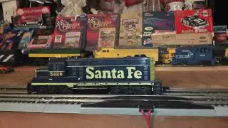 ho diesel locomotive atsf santa fe tyco mantua 5628 runs on track