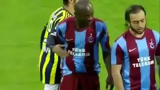 Throwback to Didier Zokora quite literally kicking racism out of football 👏👏