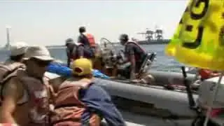 Israeli police react to peaceful action by Greenpeace