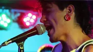 Mil Poemas -  Volando solo - Live Session (El&eacute;ctrico)