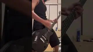What really happens when you strum like Billie Joe Armstrong! pt. 2 #billiejoearmstrong #greenday