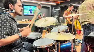 Los Straitjackets - La Hiedra Venenosa Live Cover