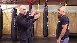 Thai Clinch Defense!