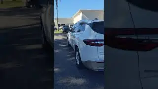 2021 Buick Enclave - Essence - Nav, Boss, Remote Start, Power Tailgate, etc... Quiet comfort!