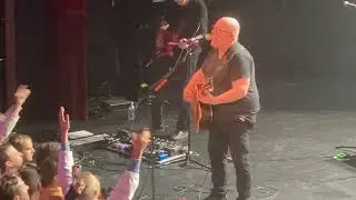 Concert FRANK BLACK au THÉÂTRE TRIANON (Paris) le 4/02/2025 : «Los Angeles»