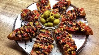 Итальянская брускетта с тунцом, оливками и помидорами. Легкая закуска для вечеринок | CookAtHome