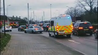 OU21 AHC - Cambridgeshire Constabulary Police Mercedes Support Vehicle responding to an emergency 