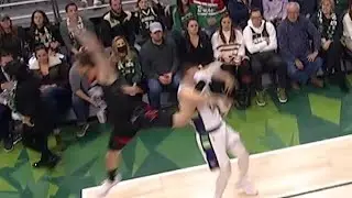 Pat Connaughton got kicked in the face by Garrison Mathews 😲