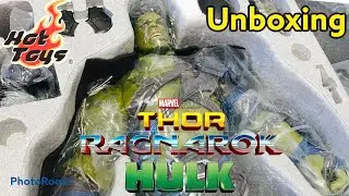 Unboxing Hulk Hot Toys - Thor Ragnarok