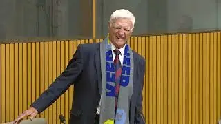 Bob Katter fires up at Parliament on QLD restrictions