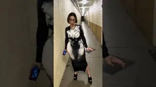 Ей нравятся мои кроссовки