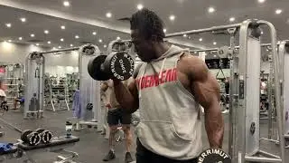 Try this bicep exercise Kwameduah