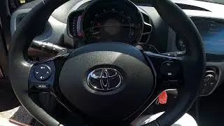Как включить или отключить систему контроля тяги и стабилизации в Toyota Aygo II (2014&ndash;2021)