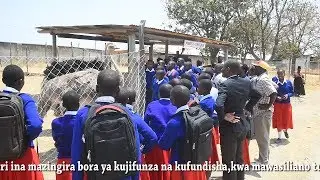 JIONEE NAMNA  WALIMU NA WANAFUNZI  ARISE SEKONDARI MBALIZI WANAVYOISHI KAMA FAMILIA MOJA
