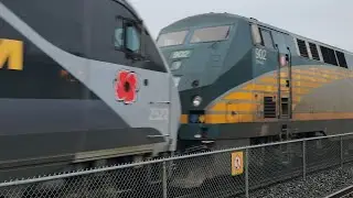 (J-Train!) (Poppy) VIA E-84- 2222 & 2322 And 1 Hour & 28 Minute Late VIA 72- 902 With 6410 At Bronte