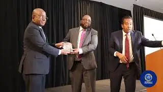 Sheikh Nuur Haadi Ganacsadaha ugu sadaqada badan Minnesota la Guddoonsiiyey Somali Hero Awards 2025