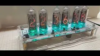 Часы на лапмах ИН-14 в прозрачном акриловом корпусе