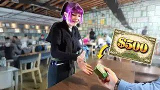 ELLE RE&Ccedil;OIT UN POURBOIRE DE 500$ !