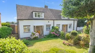 The Gate Cottage, Cannongate Road, Hythe CT21 5PX.  &pound;475,000 Freehold.  Call 01303 266022 to view.
