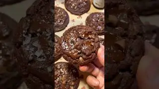 eggless brown butter double chocolate kookies (no oven options!) 🧸🍓🍫