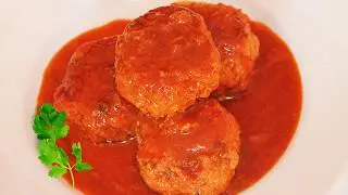 Рыбные котлеты из хека / минтая в томатном соусе.Fish cutlets from hake or pollock in tomato sauce.