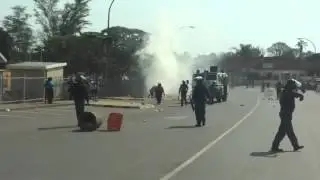 Police fire teargas at protestors in Melmoth