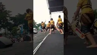 Kuda lumping putri Putra Budaya Solo