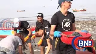 Anusha Dandekar, Saiyyami Kher & Abigail PAnde Cleaned Versova Beach