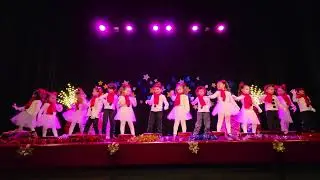 Actuación 5 años “I'm the happiest Christmas tree “