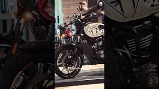 New Triumph Speed T4 and 2025 Speed 400 😍 #speedt4 #2025speed400