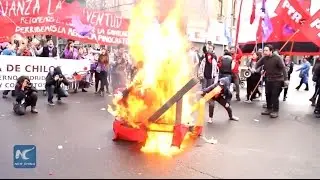 Hundreds on streets of Valparaiso to protest against government policies