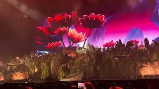 Azahriah - delfincity - (&uacute;j zene, dalpremier) - &eacute;lő koncert MVM Dome 2025. 1 nap