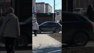 Ижевск. На ул. Молодежной реклама 🤣