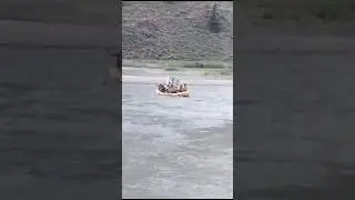 naraan kaghan #pakistanvlog #pakistanvlog #beautifulplacespakistan #river #boating #shorts