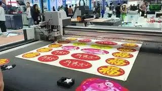 Vibrating knife cutting machine