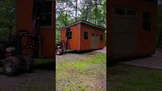🚛 Tiny House on the Move! Watch It Sway Before Landing! 😱🏡#tinyhouse #youtubeshorts #tinyliving