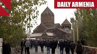 Пашинян присутствовал на литургии, признанной Армянская церковь незаконной