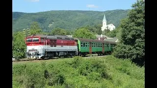 Пассажирские поезда в Словакии: тепловоз 757-013 проходит с поездом идиллическую Хреновец. ESK086142