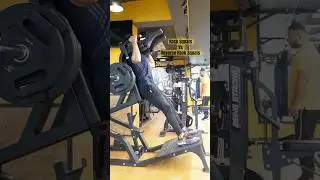 You should know this difference  between Hack Squats and Reverse Hack Squats ✅