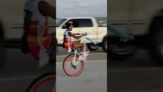 Bicycle wheelie no front wheel #wheelie #galveston #bicyclestunt