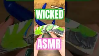 BEST BOOK CRUNCH - Wicked ASMR💚🩷 #wicked #shorts #fyp #wickedmusical #wickedmovie #asmrsounds #art