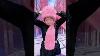 Knitted warm hat is a must-have for going out