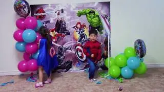 GIANT SUPERHERO BALLOON POP CHALLENGE SURPRISE TOYS WITH THE KINDERKINS