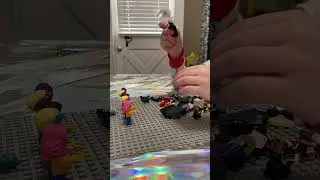 Building Kpop Demon Hunters Lego minifigures & mini dolls - Huntrix & Saja Boys