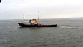 MS Vlieland meets sleepboot Holland