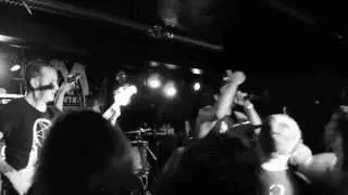 A Wilhelm Scream - Famous Friends and Fashion Drunks